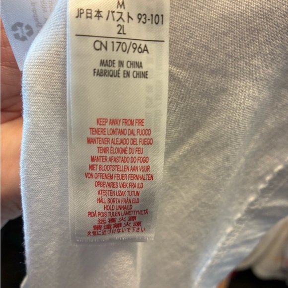 Disney Woman’s Winnie The Pooh NWOT Long Sleeve Henley Medium PERFECT Day Top - Picture 7 of 7